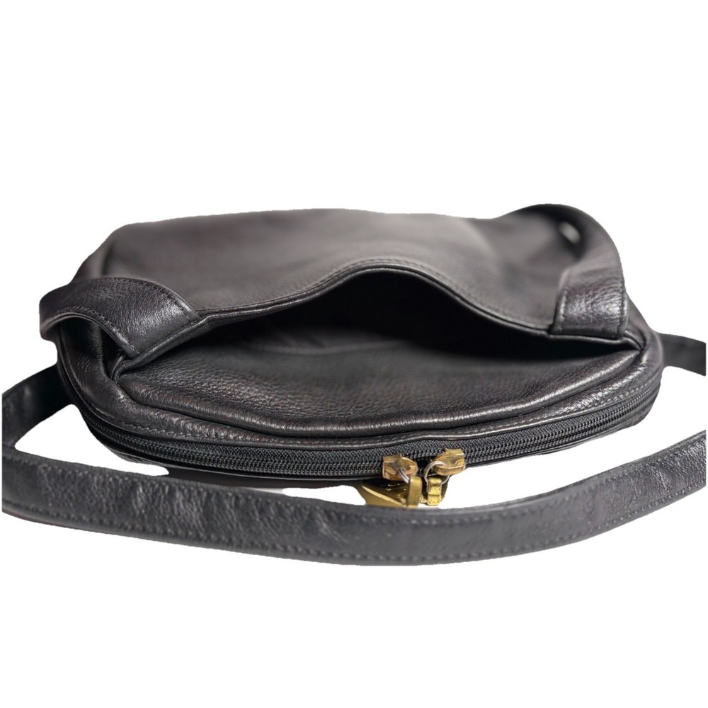 Vintage 90s Black Leather Shoulder Bag Minimalist Quiet Luxury Libaire - Picture 12 of 12